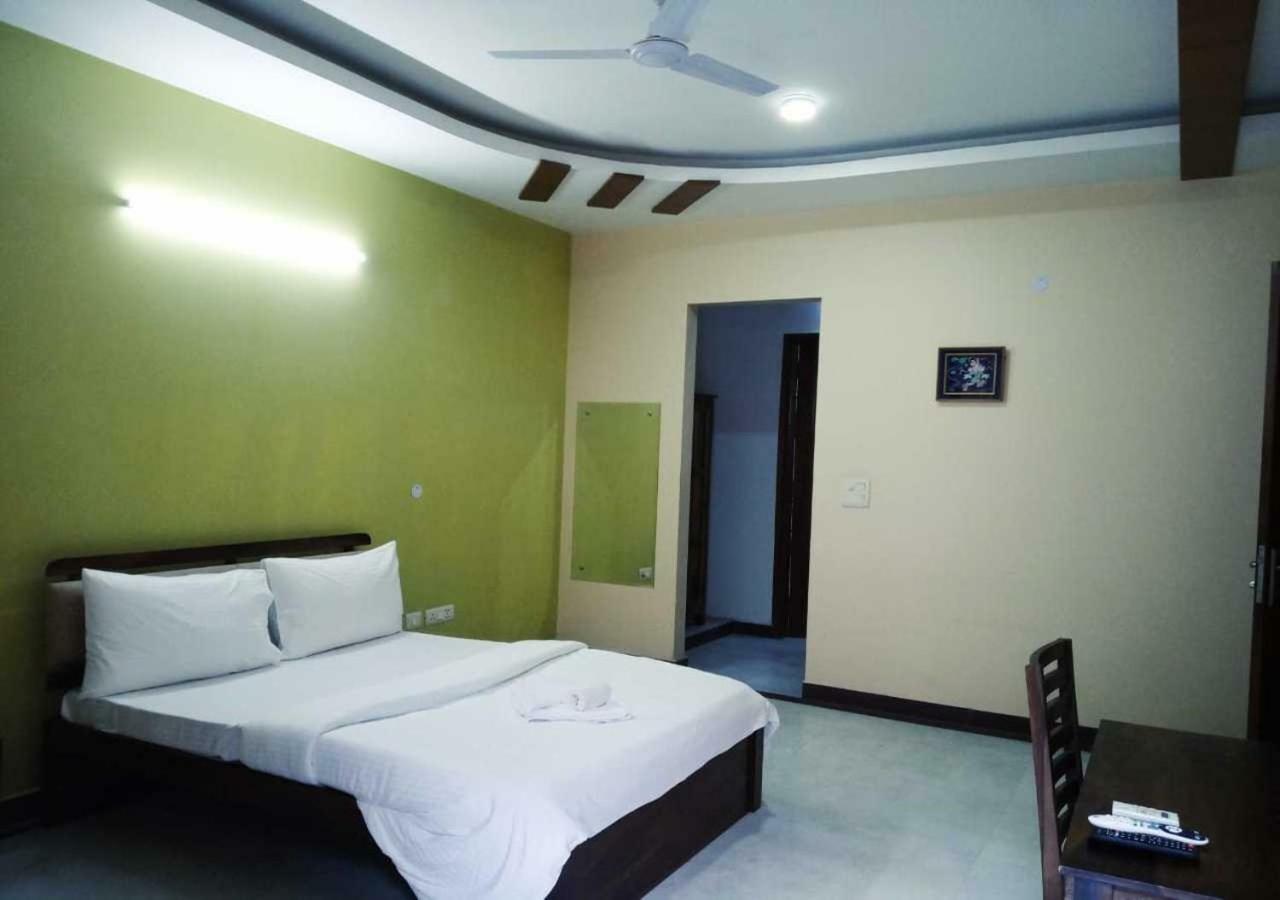 J P Residency Hotel Greater Noida Exterior foto