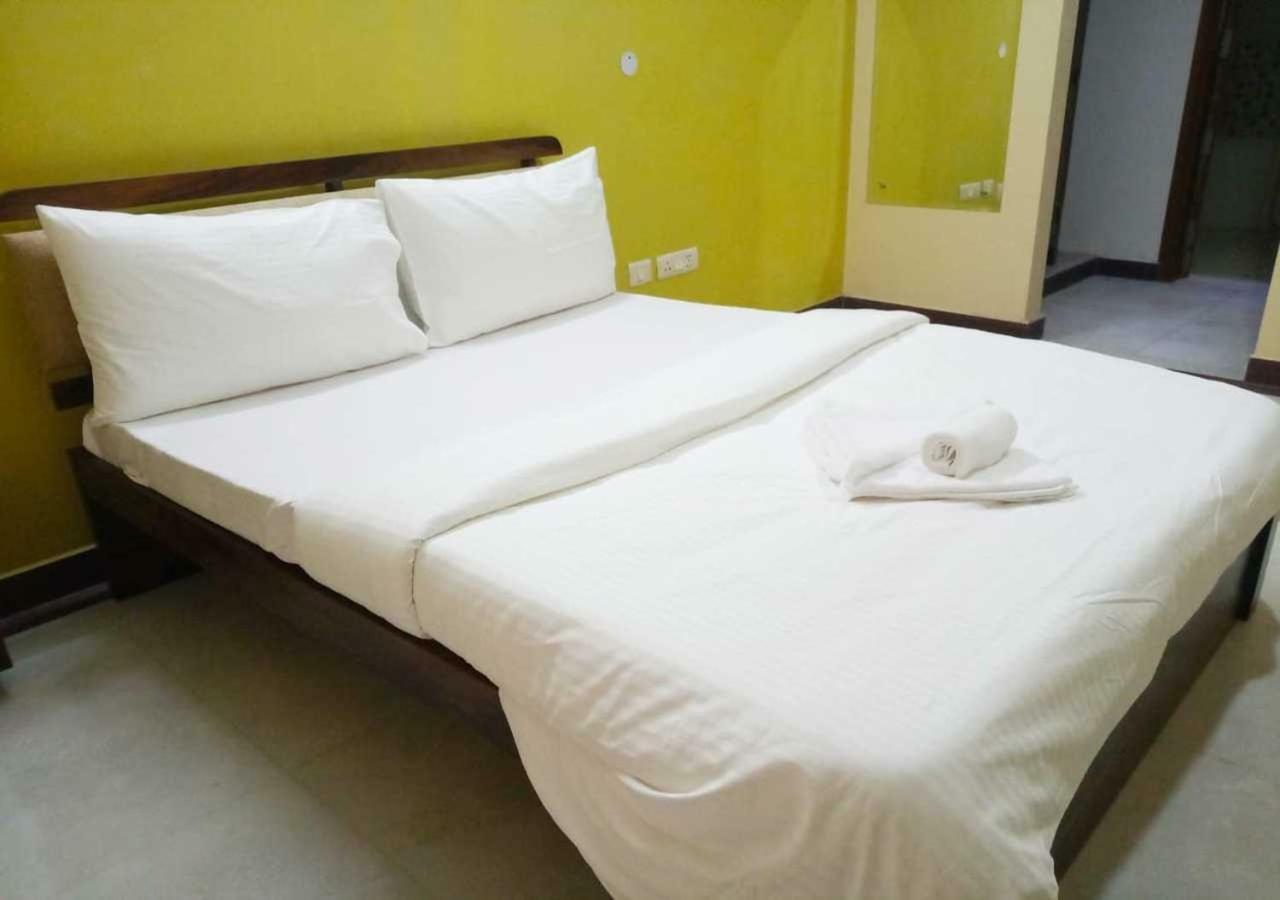 J P Residency Hotel Greater Noida Exterior foto