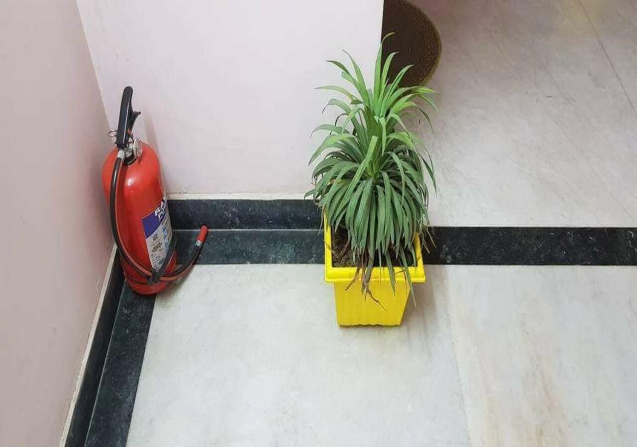 J P Residency Hotel Greater Noida Exterior foto