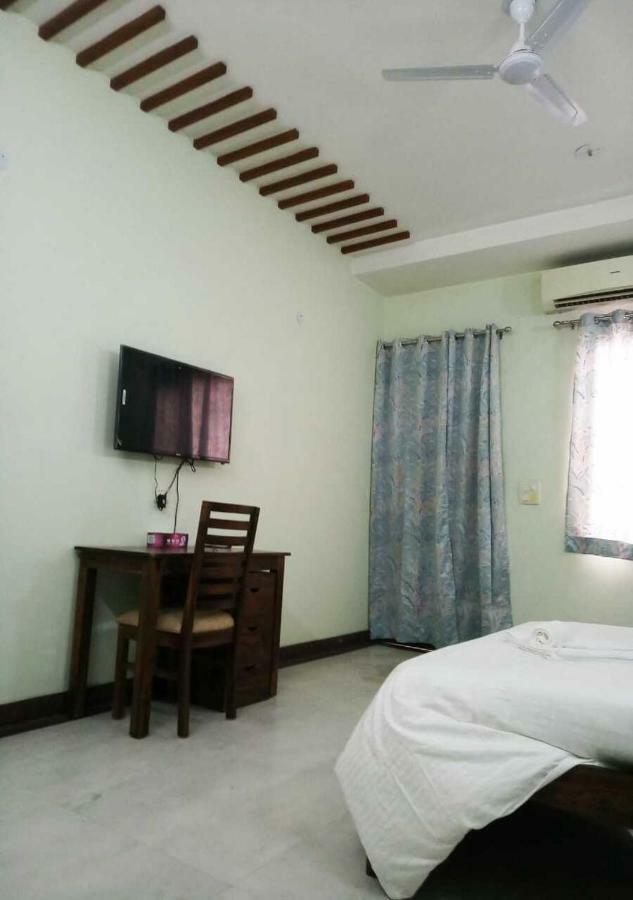 J P Residency Hotel Greater Noida Exterior foto