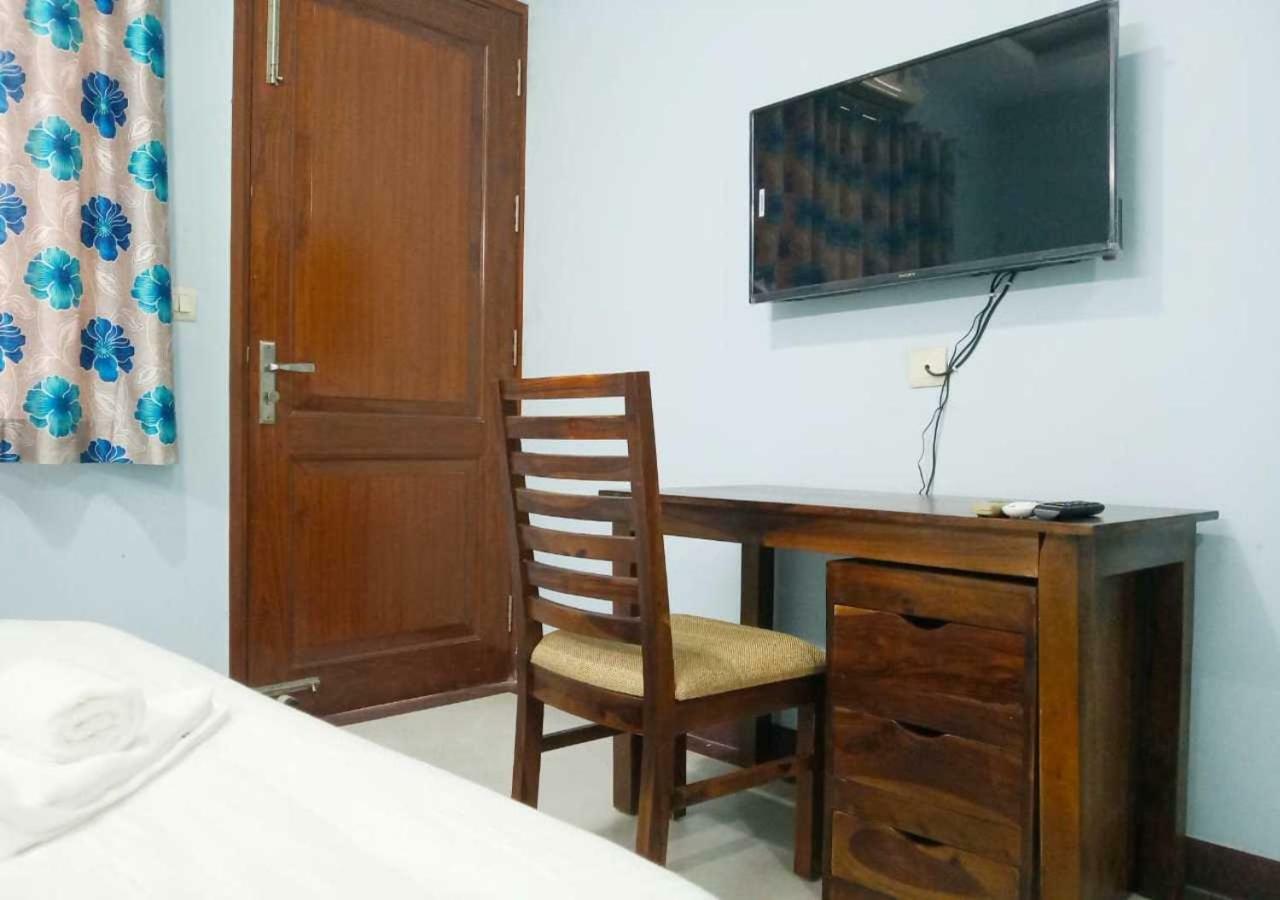 J P Residency Hotel Greater Noida Exterior foto