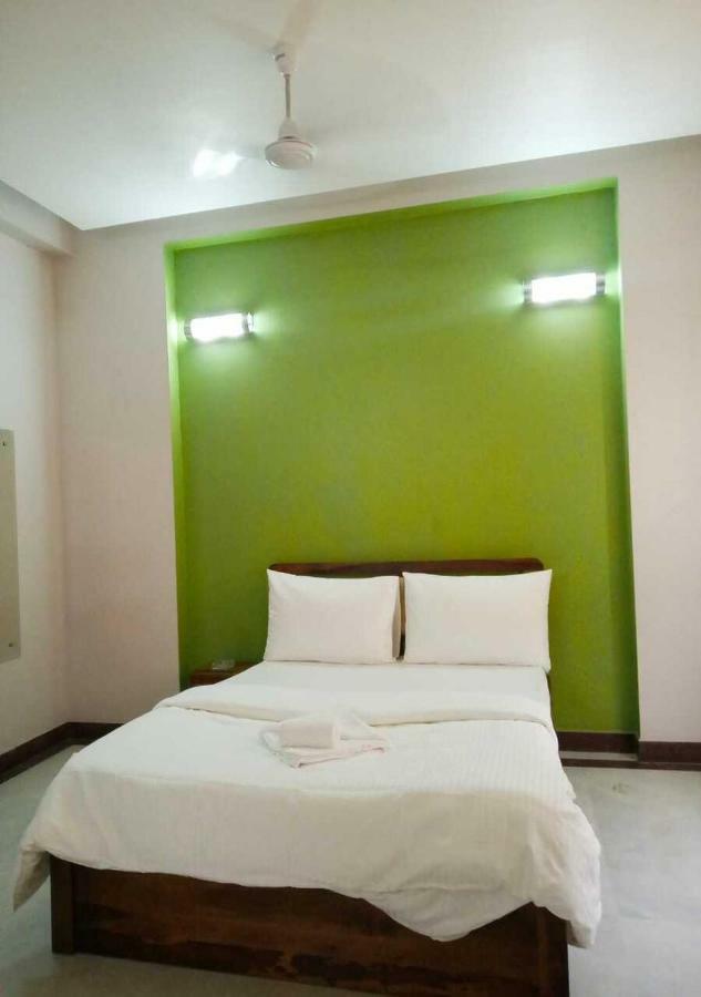 J P Residency Hotel Greater Noida Exterior foto