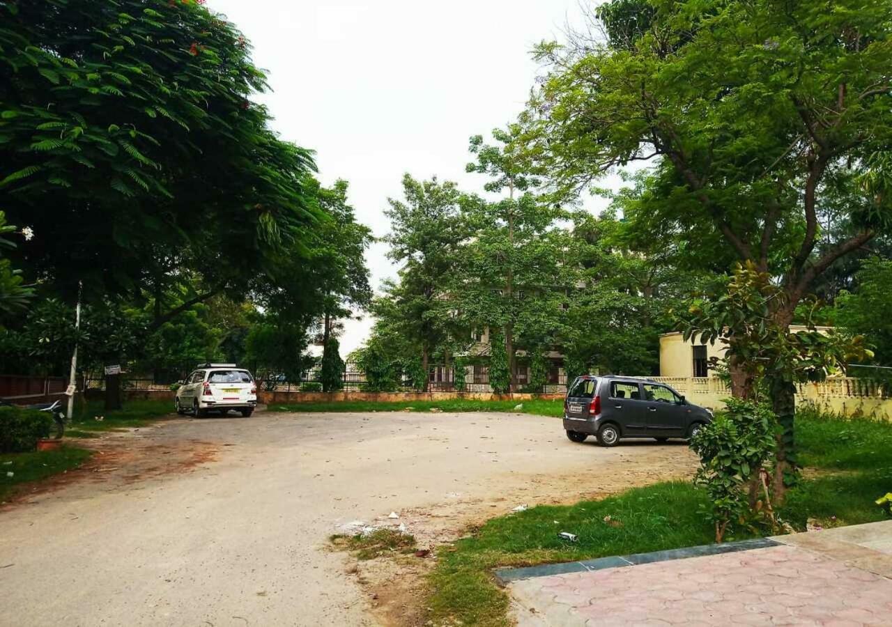 J P Residency Hotel Greater Noida Exterior foto