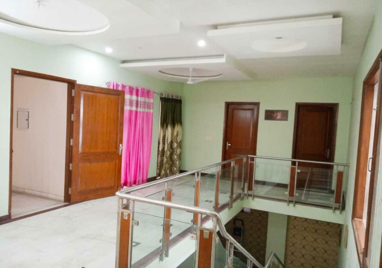 J P Residency Hotel Greater Noida Exterior foto