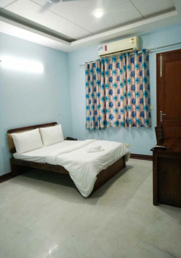 J P Residency Hotel Greater Noida Exterior foto